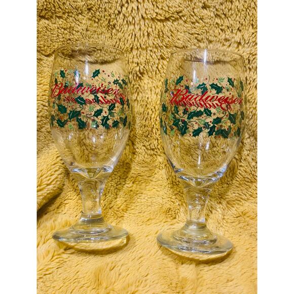 Budweiser HOLLY BERRIES Holiday Set of 2 beer Glasses goblets christmas cheers - Picture 4 of 6